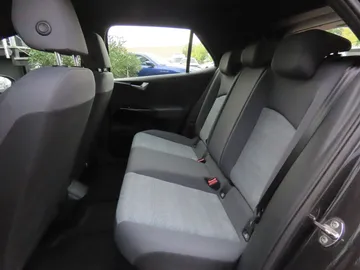 Car image 28