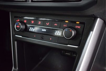 Car image 33