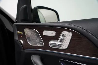 Car image 43