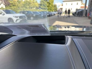 Car image 36