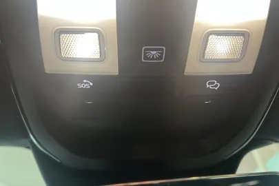 Car image 29