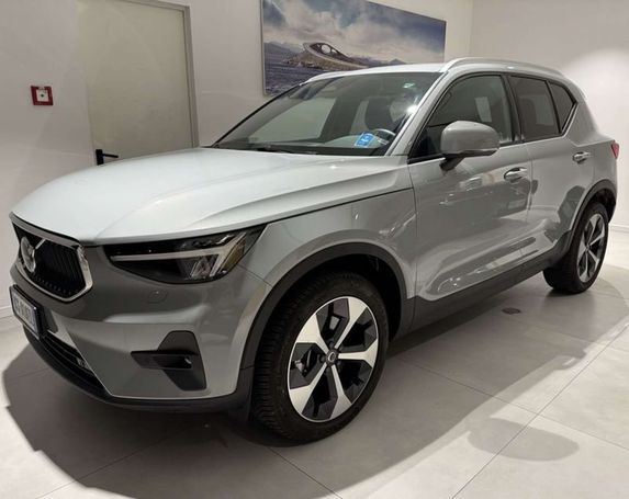 Volvo XC40 B3 Core 120 kW image number 1