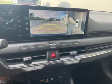 Car image 13