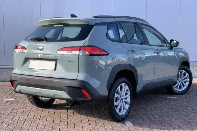 Car image 3