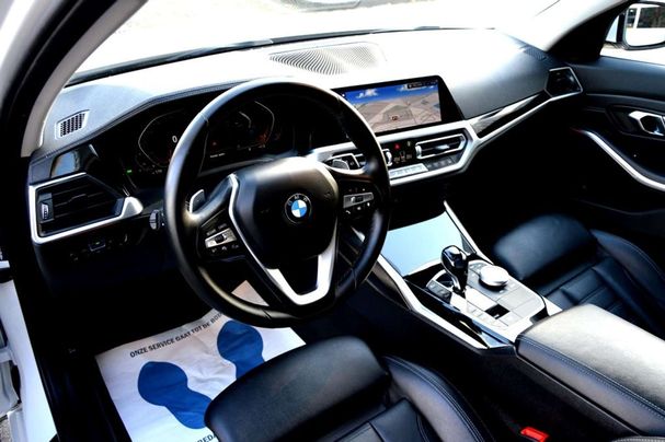 BMW 330i Touring xDrive 190 kW image number 25