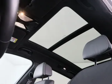 Car image 35