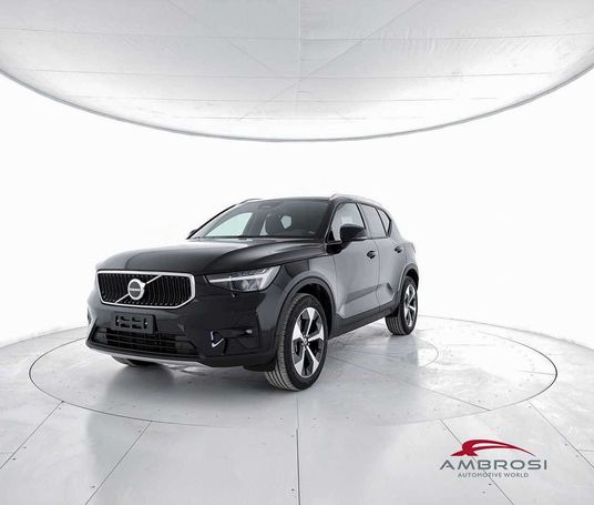 Volvo XC40 B3 Core 120 kW image number 1