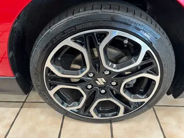 Car image 16