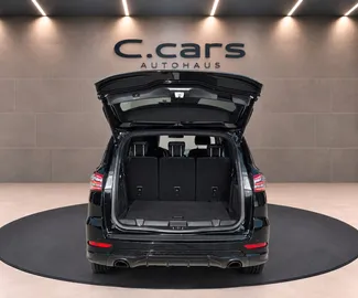 Car image 30