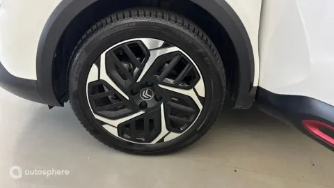 Car image 20