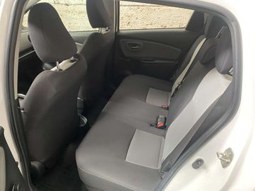 Car image 12