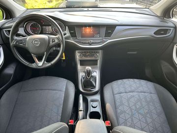 Car image 10