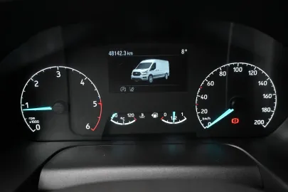 Car image 26