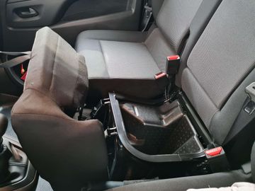 Car image 37