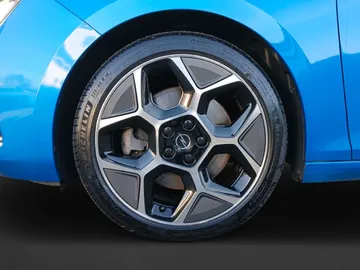 Car image 22