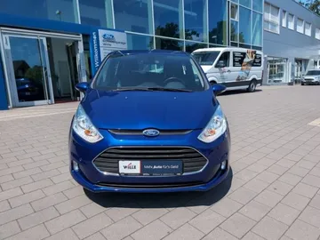 Car image 12