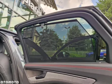 Car image 40