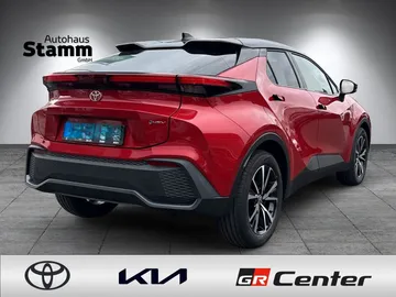 Car image 3