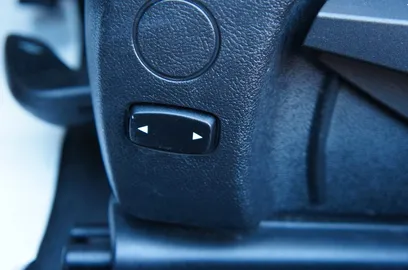 Car image 33