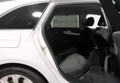 Car image 31
