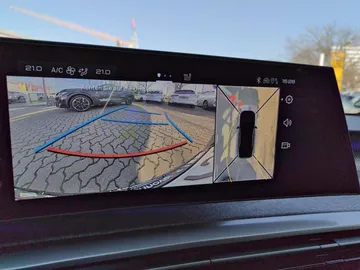 Car image 26