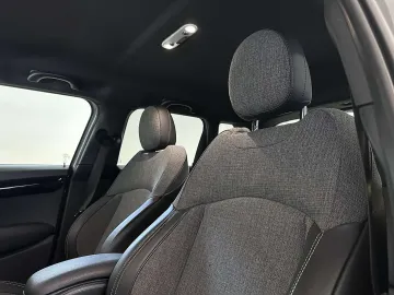 Car image 36