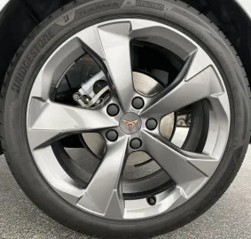 Car image 34