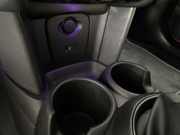 Car image 33