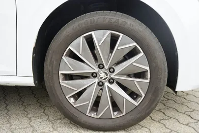 Car image 31
