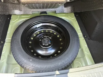 Car image 33