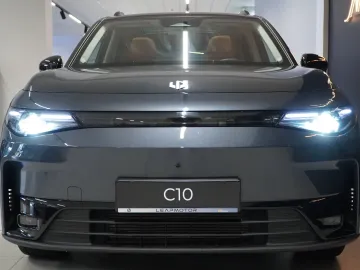 Car image 2