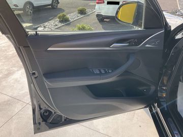 Car image 37