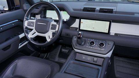 Car image 26