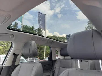 Car image 32