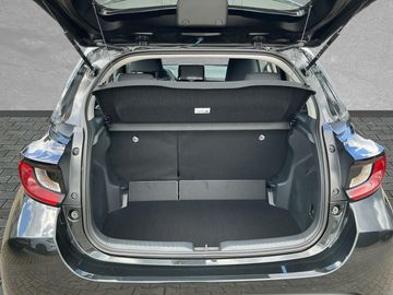 Car image 19