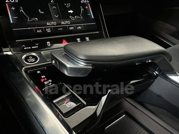 Audi e-tron 50 quattro S-line Sportback 230 kW image number 25