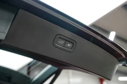 Car image 40