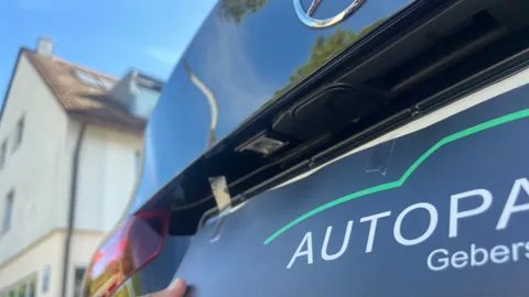 Car image 11