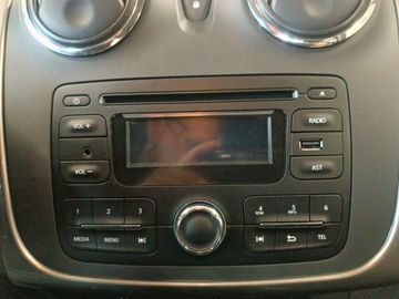 Car image 12