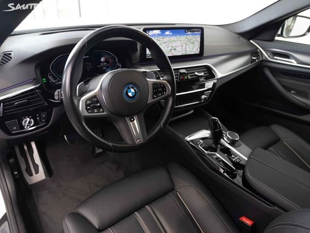 BMW 530 Touring xDrive 215 kW image number 11