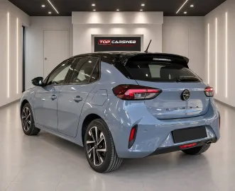 Car image 5