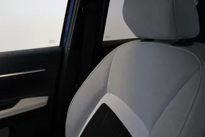 Car image 31