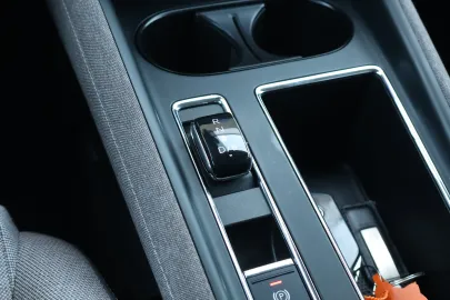 Car image 38