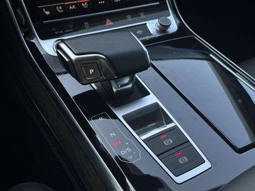 Car image 36