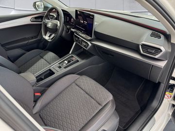 Car image 30