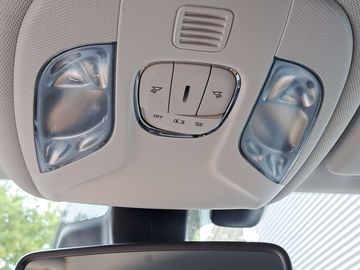 Car image 33