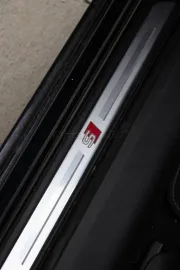 Car image 40
