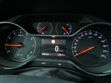 Car image 33
