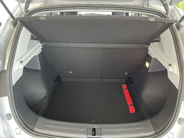 Car image 28