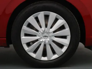 Car image 28